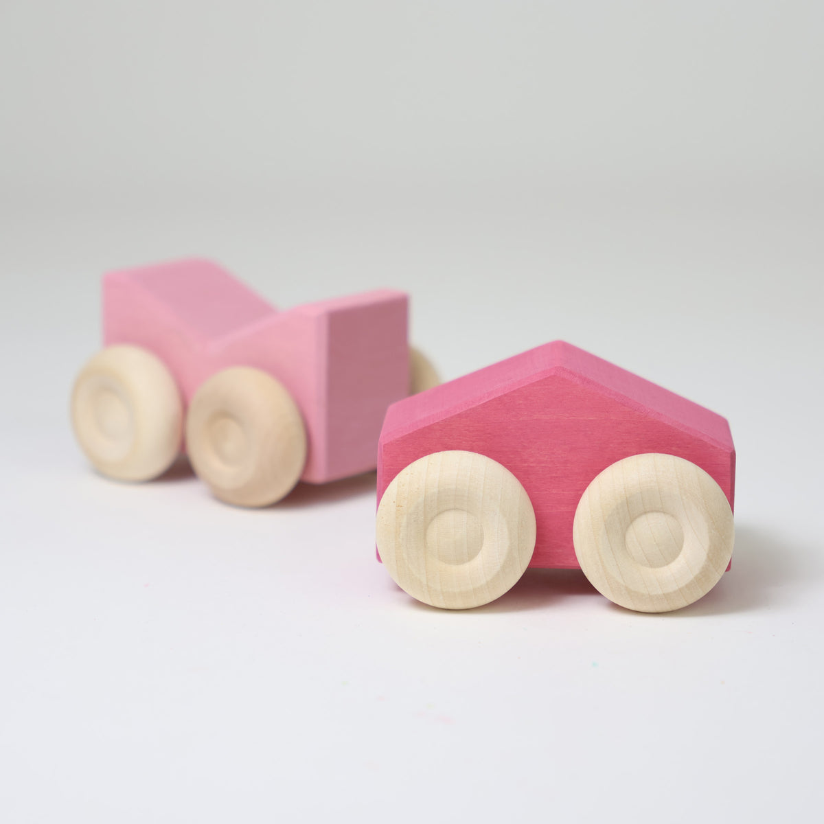 Stapel-Autos Rosa